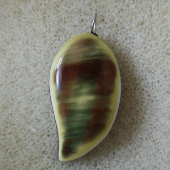 Lavina Shell Coconut Pendant Jewelry - Lavina Sea Shell and Coconut Native Made Pendant